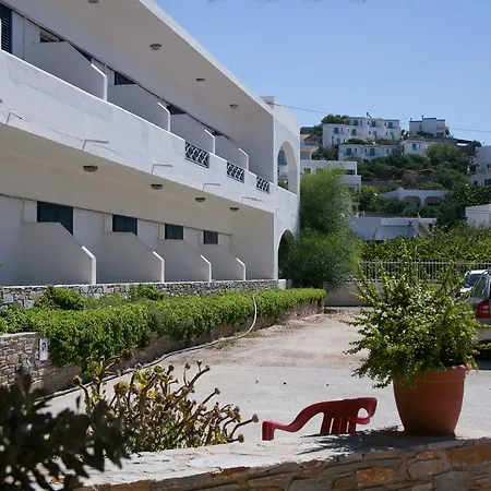 Olympia Finikas (Syros)