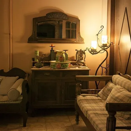 Olympia Finikas (Syros)